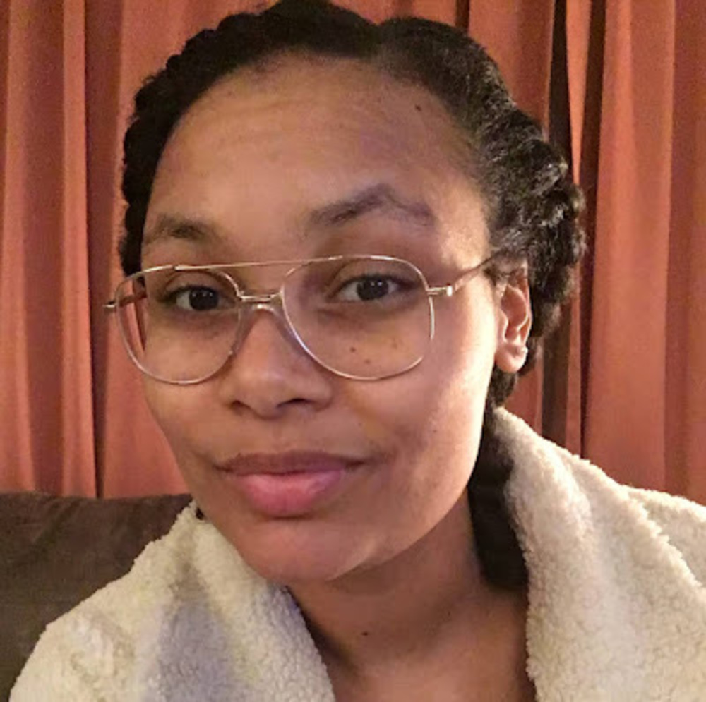 Meet your Posher, Crystal